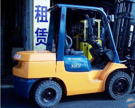 蘇州電動(dòng)叉車租賃 | 你真正知道叉車發(fā)動(dòng)機(jī)為什么要按時(shí)更換機(jī)油？